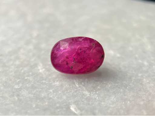 Rubis d’environ 2 carats