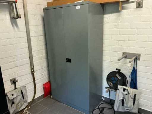 Fire-resistant cabinet