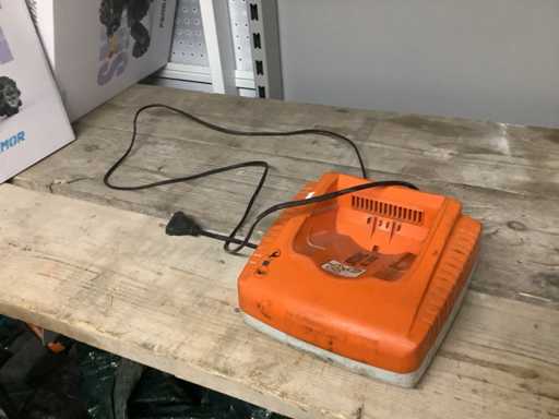 Încărcător de baterii stihl Al300