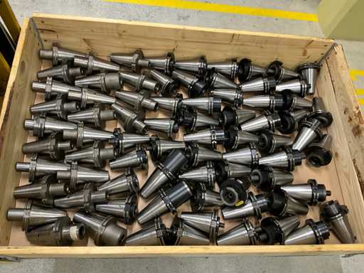 Uchwyty na narzędzia do słupów SK50