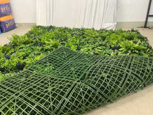 Zidul pentru plante artificiale