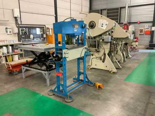 Atelier Presse Mammuth 75 tonnes