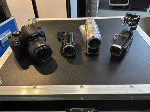 Canon / Samsung / JVC Video Camera and accessories (4x)