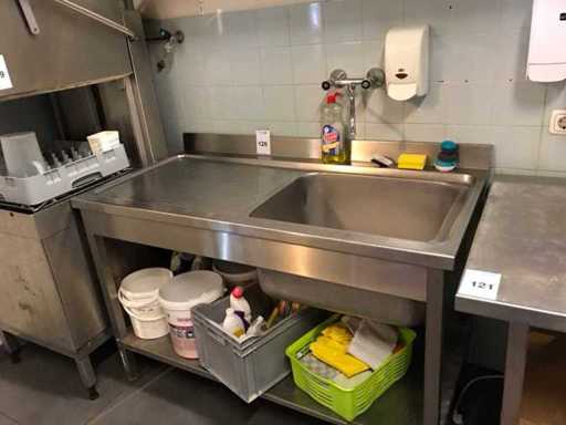 Stainless steel sink