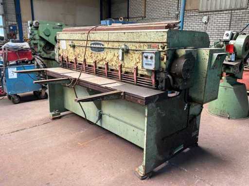 Foarfecarea de ghilotină Sacma C3-20