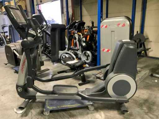 Life Fitness 95x engage un elliptique elliptique de cross trainer