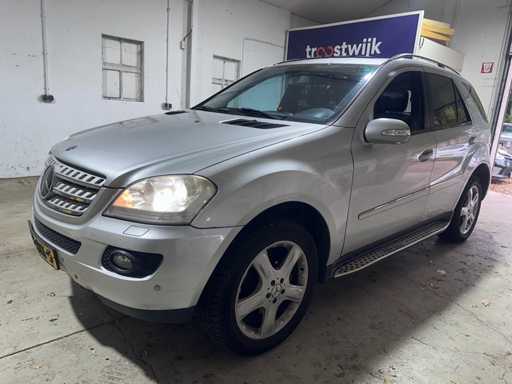 Mercedes-Benz - ML- 320 CDI - 03-JHX-5