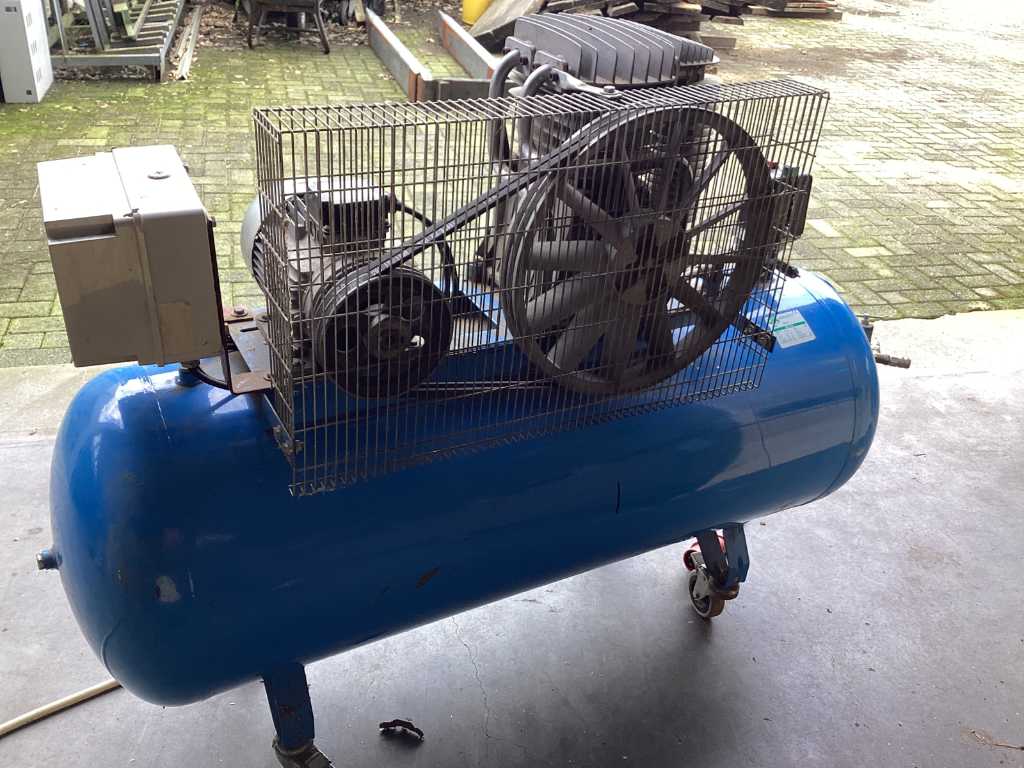 Falcon Power Air Compressor 400v | Troostwijk Auctions