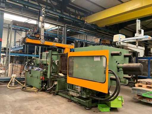 Engel ES1300/250 Machine de moulage par injection avec bras robotisé