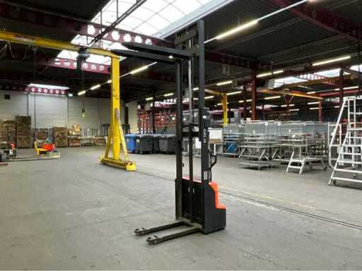 2024 BT / Toyota SHE100 Pallet Stacker