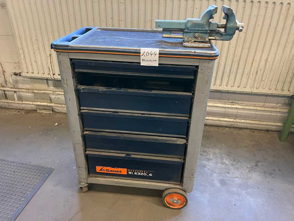 Garant Drawer cabinet with bench vice and equipment