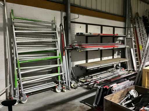 Batch of various dismantled scaffolding material