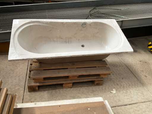 Partij divers aannemersmateriaal