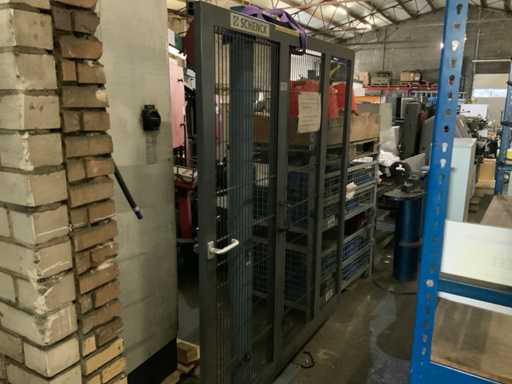 Schenck Safety screen with roller shutter