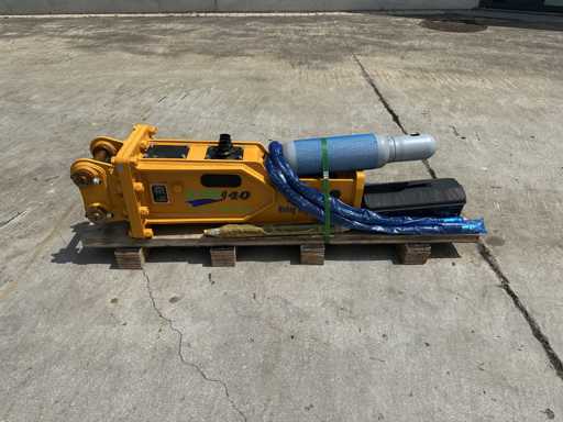 Sailing - 2025 - 40 - Hydraulic hammer