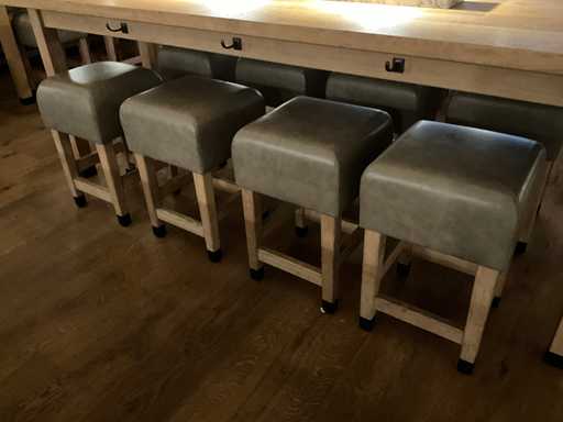 Hutten - Kruk met lederen zitting (4x)