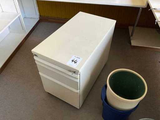 Corps à lame à roues