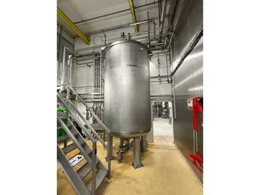 Vertikaler Tank mit Katzenleiter und Zugangsplattform