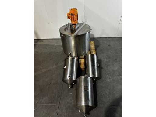 Double-jacketed tank