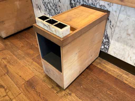 Hutten - Mobiel houten servicemeubel