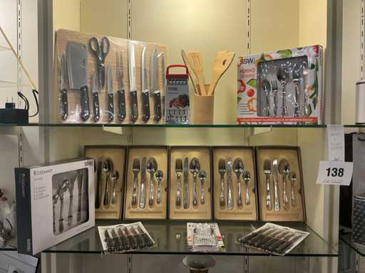 Inox bestekset 24 delig en 30 delig voor 6 personen, professionele koksmessenset, steakmessen,...