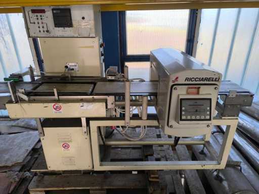 Ricciarelli / SASIB (Italië) - Model 216 E + Safeline - Verpakkingslijn Ricciarelli + Safeline metaaldetector - 2000