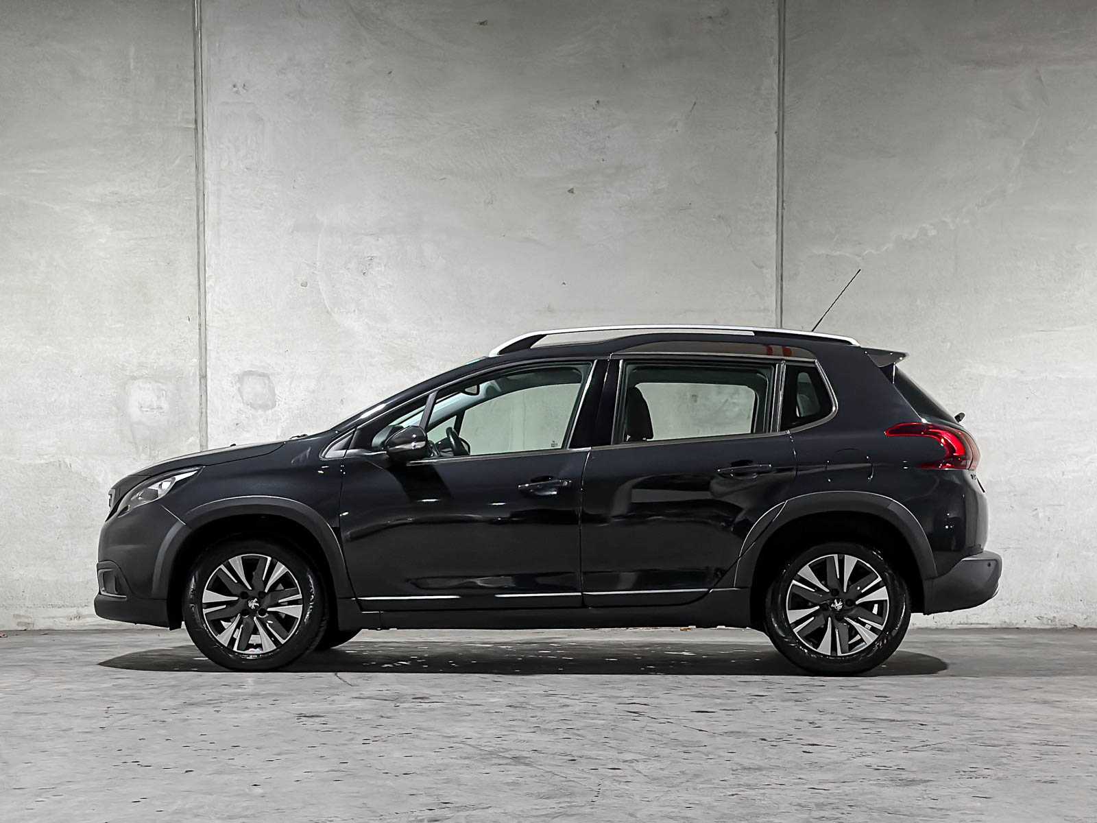 Peugeot 2008 1.2 PureTech Allure 110pk 2018 (Origineel-NL), RL-527-Z