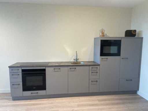 Keller - Cuisine showroom avec appareils Siemens studioLine