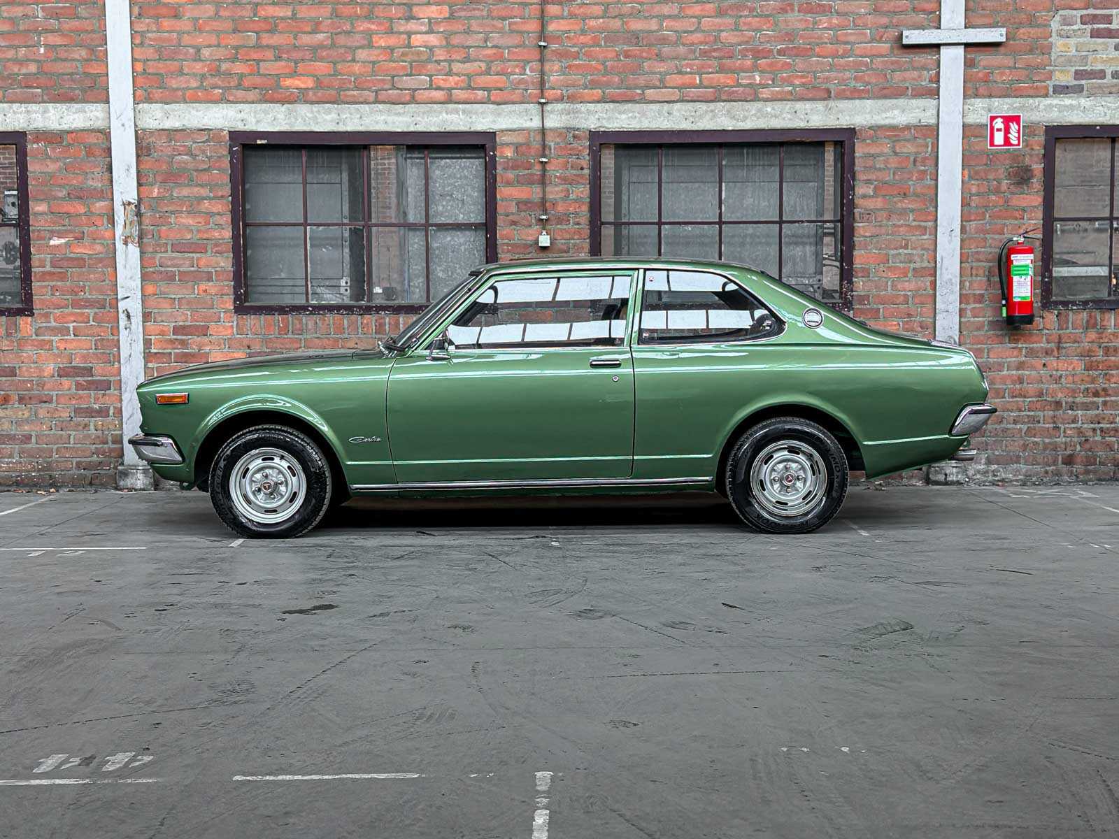 Toyota Carina 1.6 de Luxe 75pk 1976, 98-JU-66