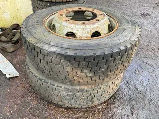 Pneus Michelin XDE2+ pour camion (2x)