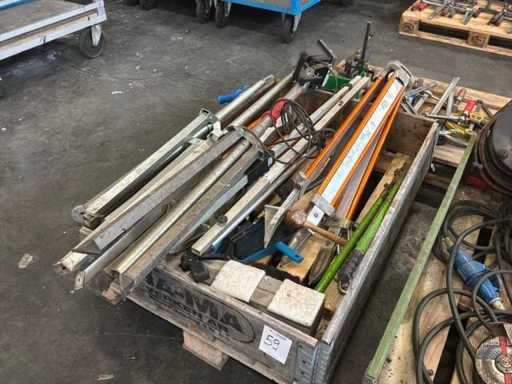 Diverse statieven en gereedschap