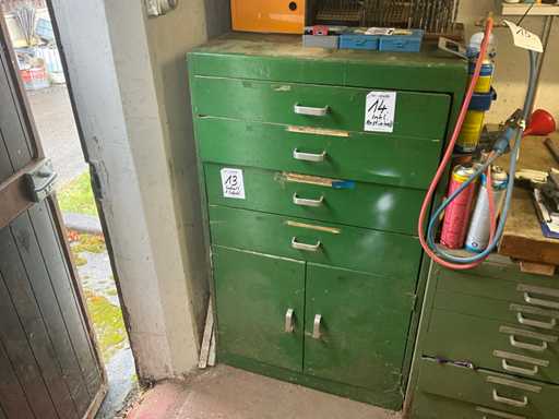 Ladekast met restinhoud