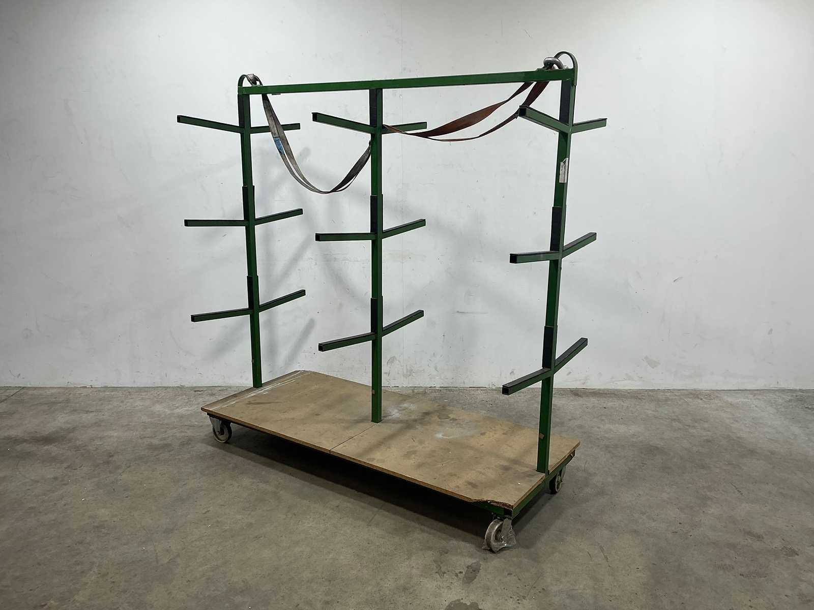 Warehouse cart for tubes or rods