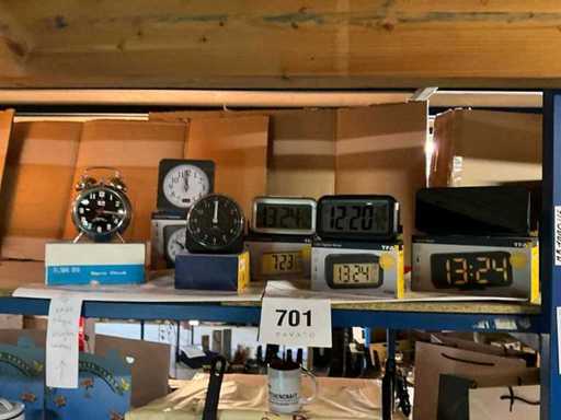 Various alarm clocks/ clock radios(6x)