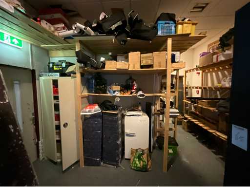 Winkelinventaris, pianobenodigdheden en diversen