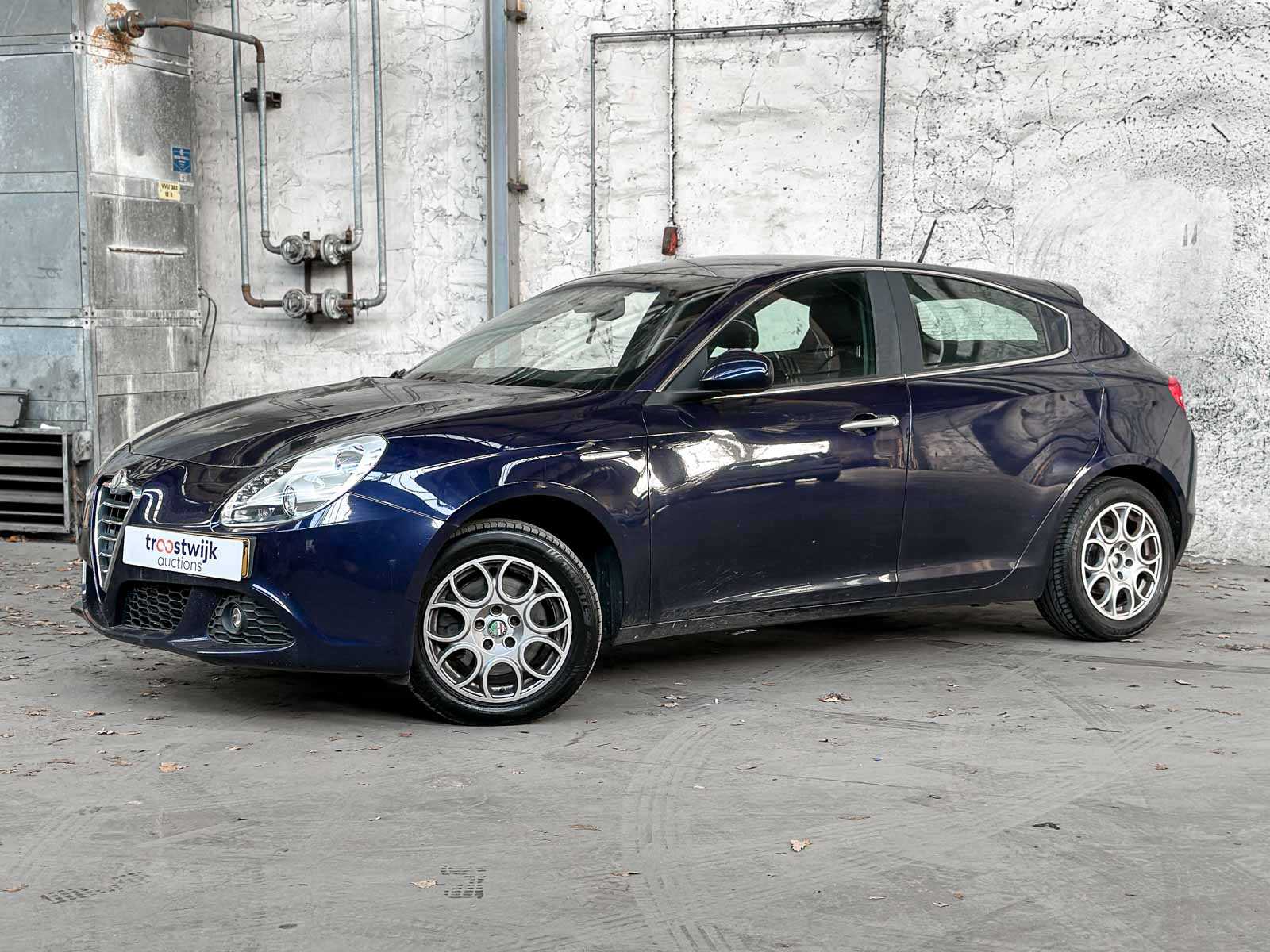 Alfa Romeo Giulietta 1.4 T Distinctive 170pk 2012 (Origineel-NL), 00-XKP-5