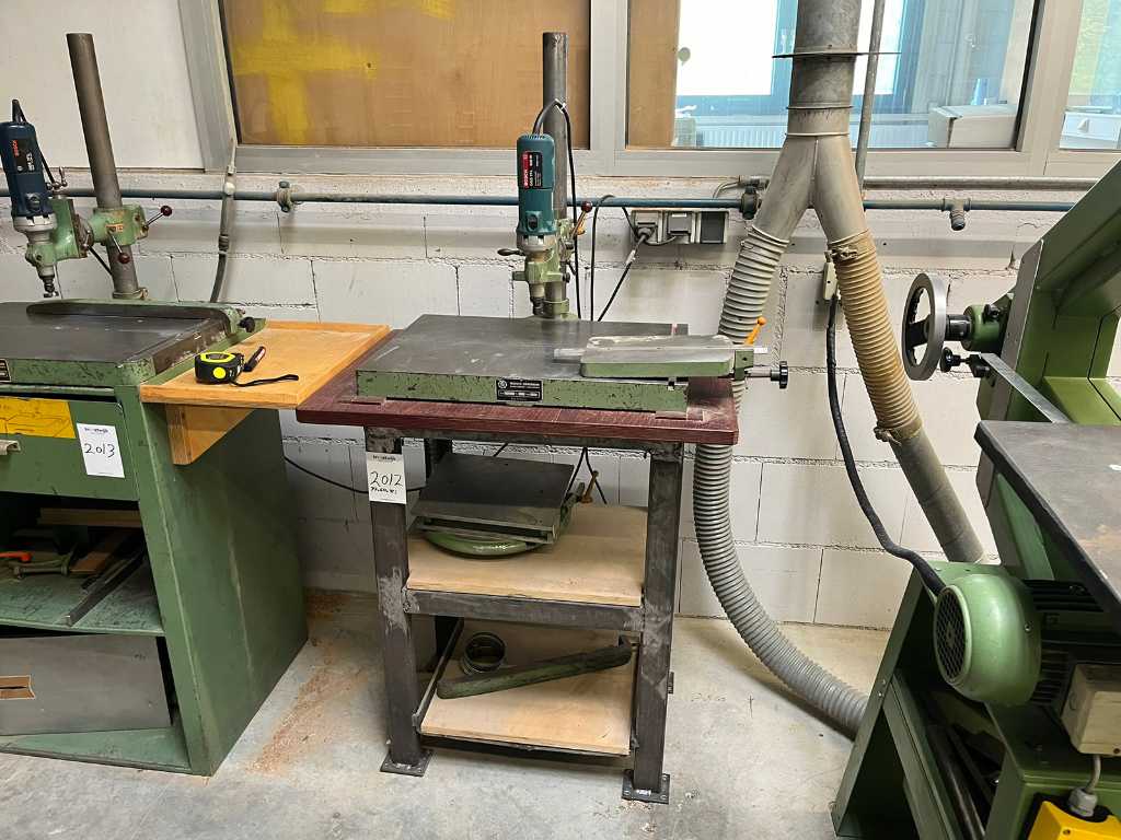 1972 Friedrich FZ 0 Milling machine with table and equipment