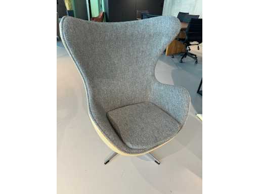 Egg Chair Grijs Kasjmier Houtfineer (1x)