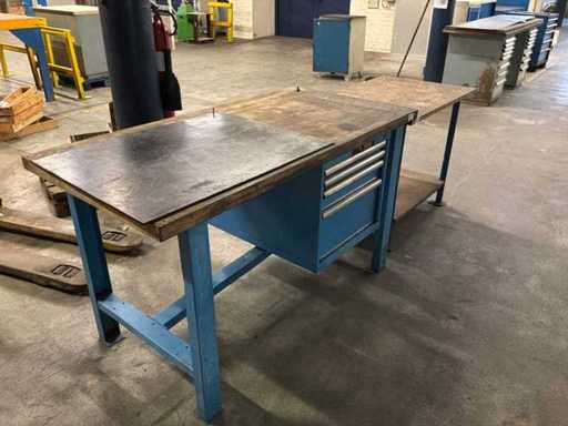 Workshop furniture (2x)