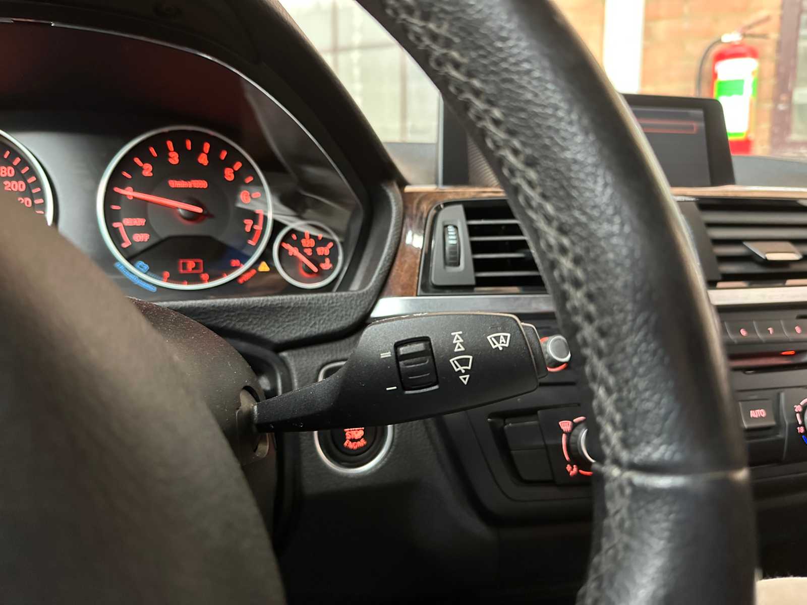 BMW 320i High Executive 184pk 2012 3-serie, 75-XGB-4