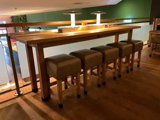 Hutten - Halfhoge tafel met 5 krukken
