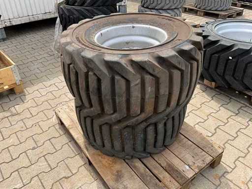 Outrigger 33x15,50-16.5 NHS Wiel (2x)