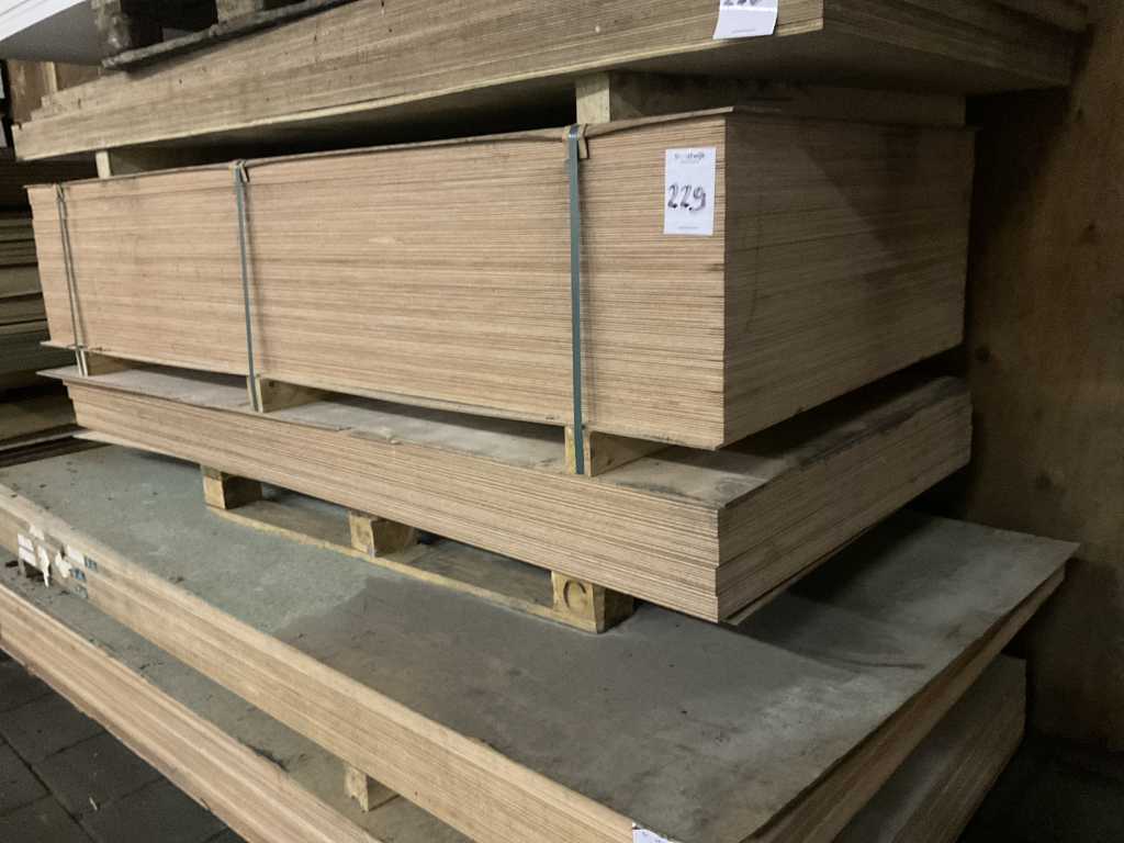 Plywood sheets (15x)
