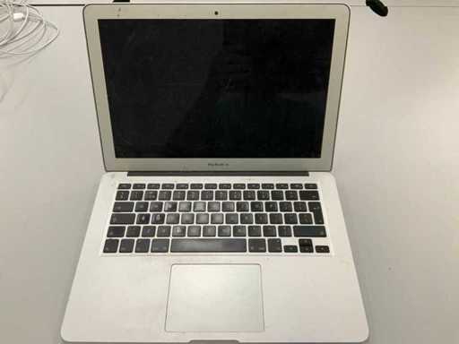 Apple A1466 13-inch MacBook Pro MQD32LL/A Laptop
