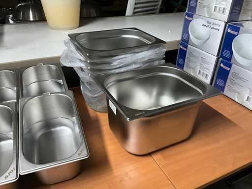 Saro 1/2 GN containers (5x)