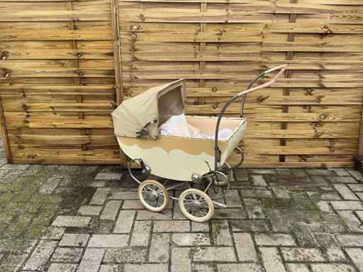 Cărucior vintage pentru păpuși