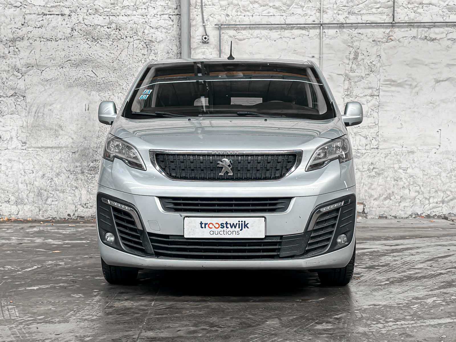 Peugeot Expert Traveller 1.5 9-Sitzer 120 PS 2019