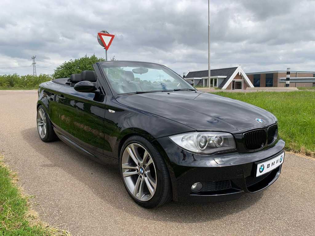 BMW 120i Cabriolet High-Executive M-PACKAGE automat, 2513