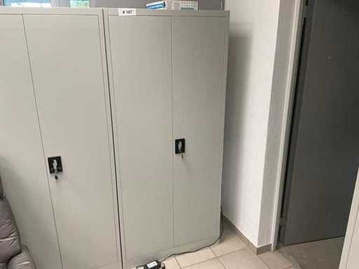 Metalen archiefkast met scharnierende deuren