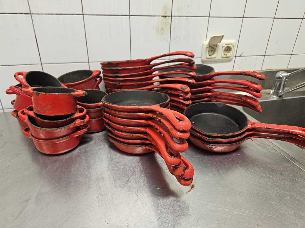 Cast iron pans (41x)